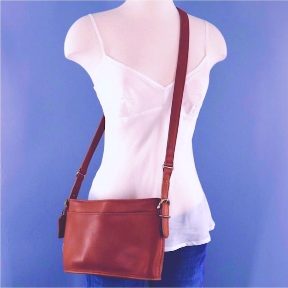 Coach Vintage Equestrian Zip Slim Bucket 9802 Leather